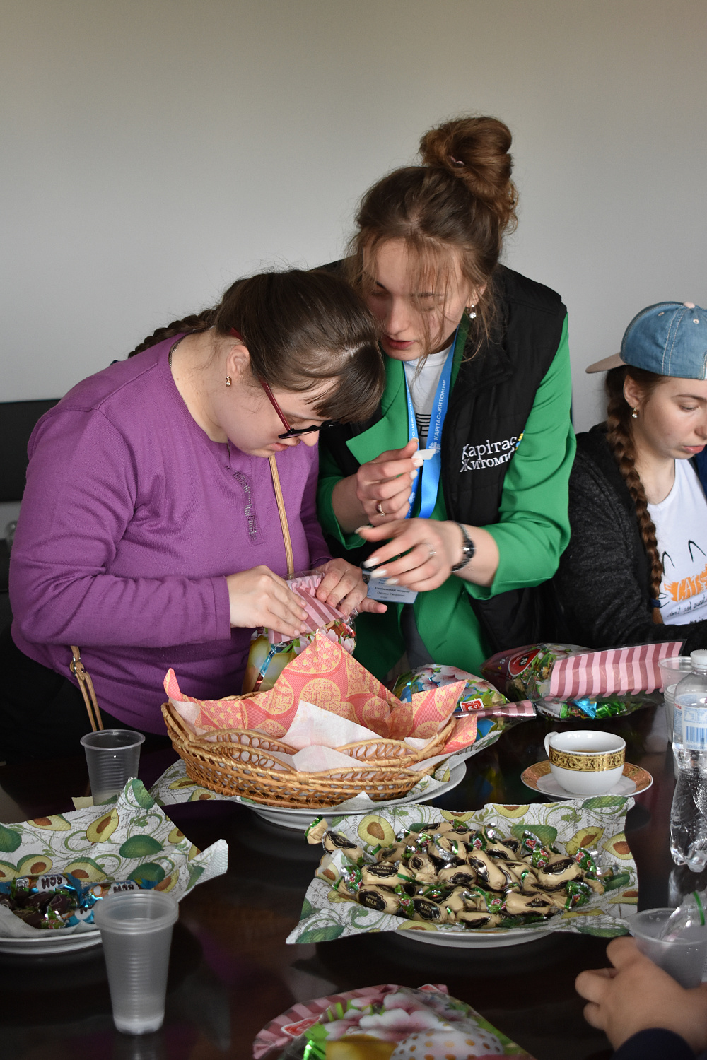 Напередодні Великодніх свят до нас завітали вихованці Благодійний фонд "Карітас-Житомир"