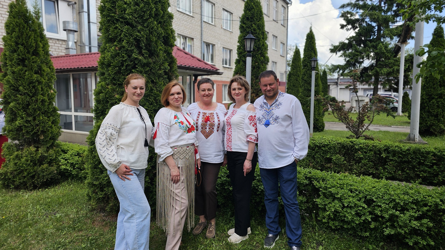 Сьогодні наша команда розквітла у барвах української вишиванки!