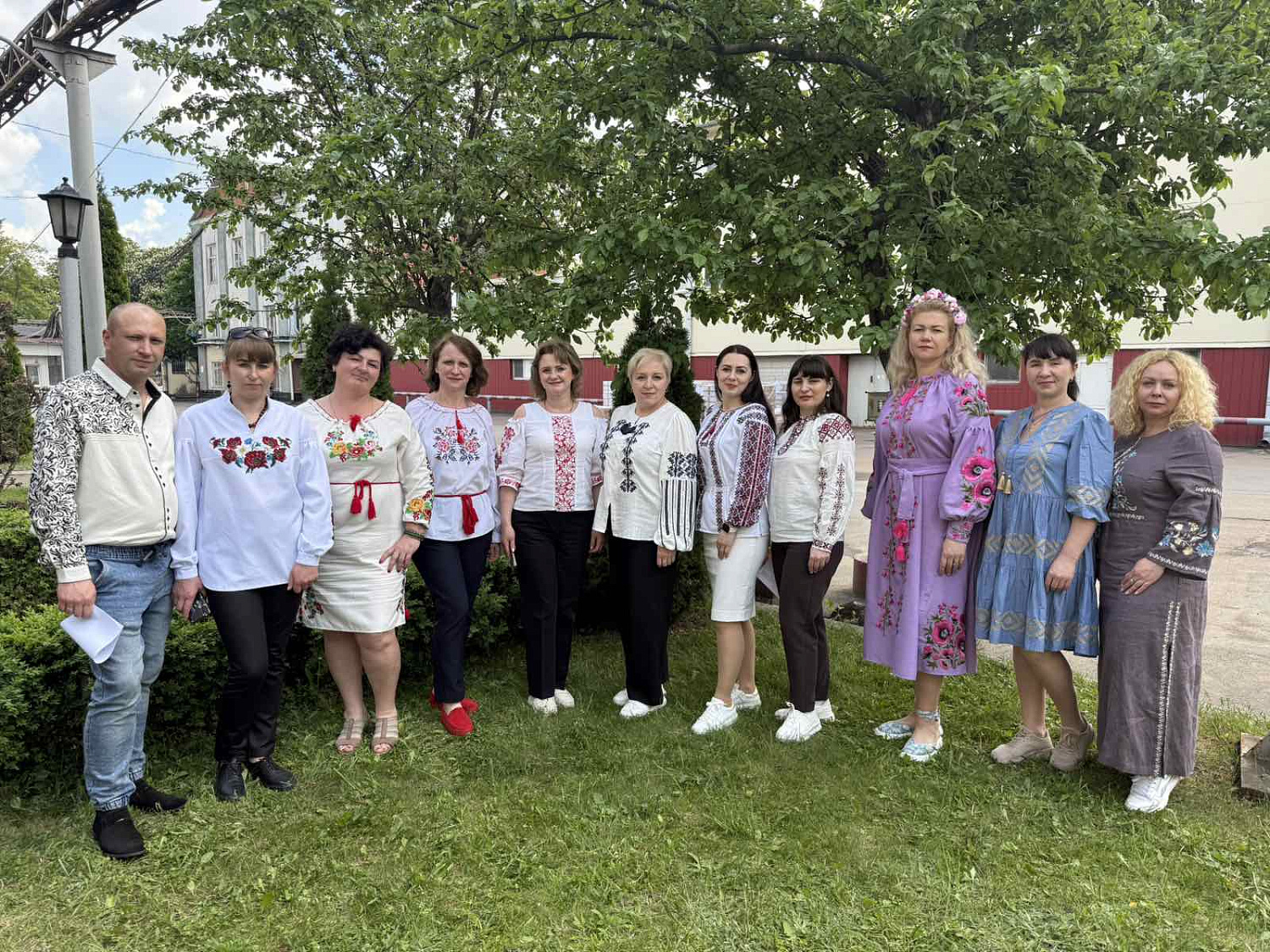 Сьогодні наша команда розквітла у барвах української вишиванки!