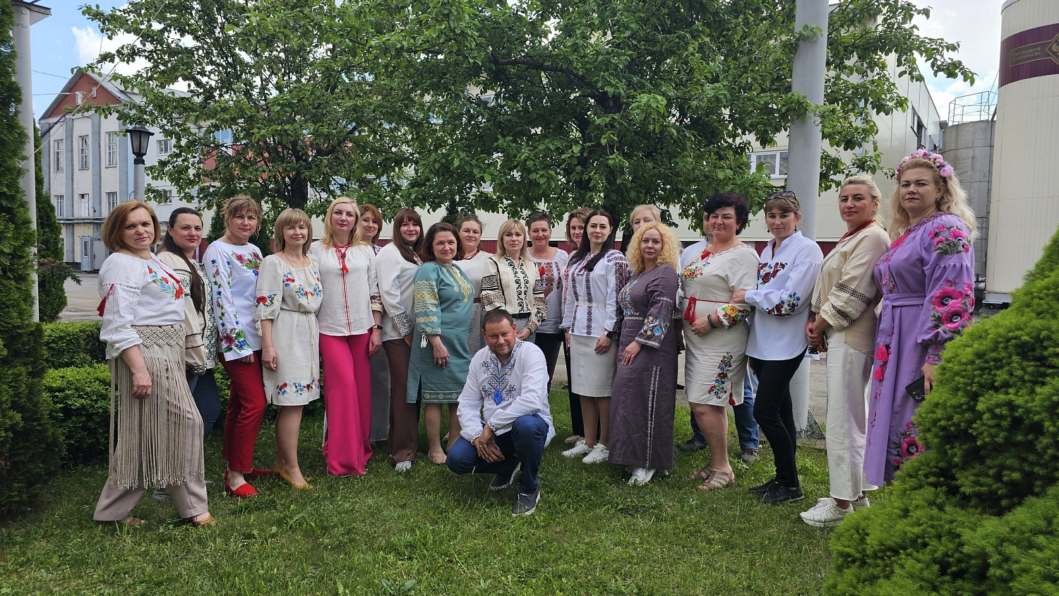 Сьогодні наша команда розквітла у барвах української вишиванки!