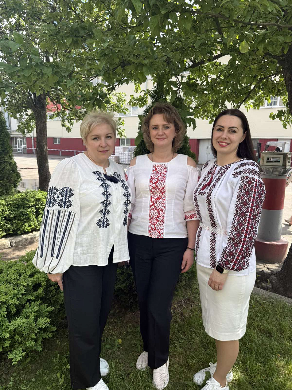 Сьогодні наша команда розквітла у барвах української вишиванки!